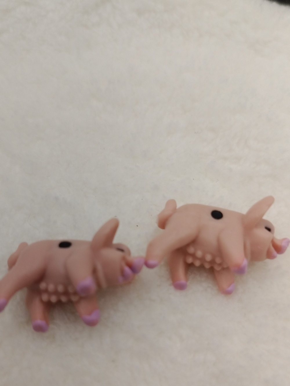 Pass The Pigs Travel Game With Pig Sty Dice Cup Complete *Open Box* - Picture 10 of 16